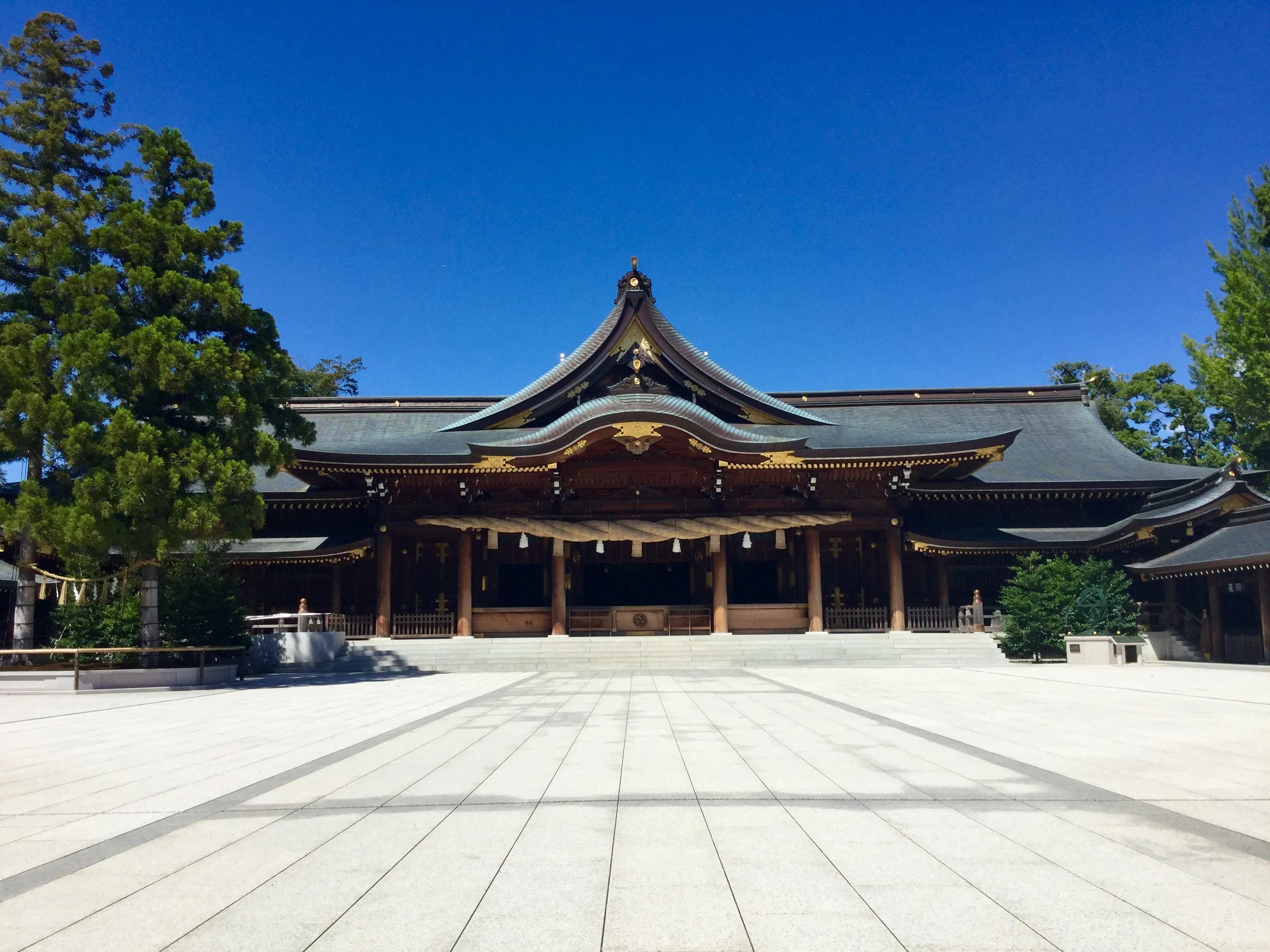 寒川神社の写真 2